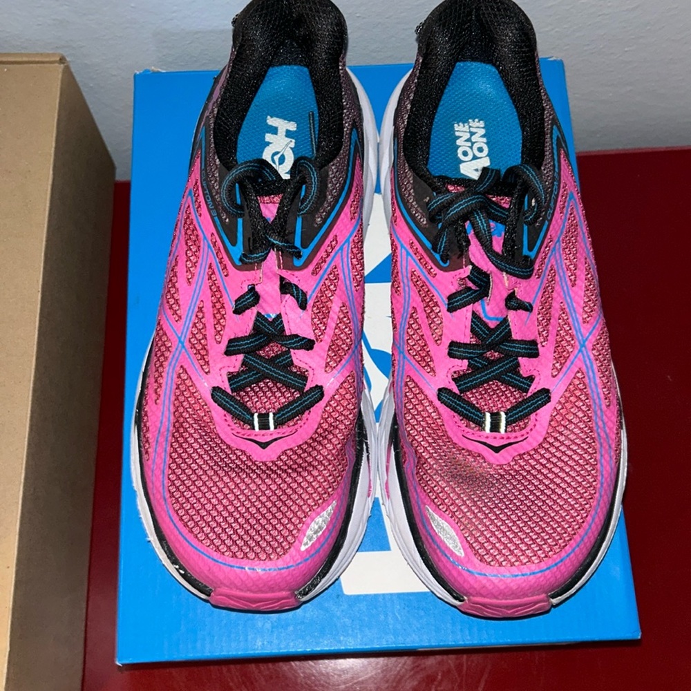 Hoka Clifton 3 Pink Size 6-used, good condition!